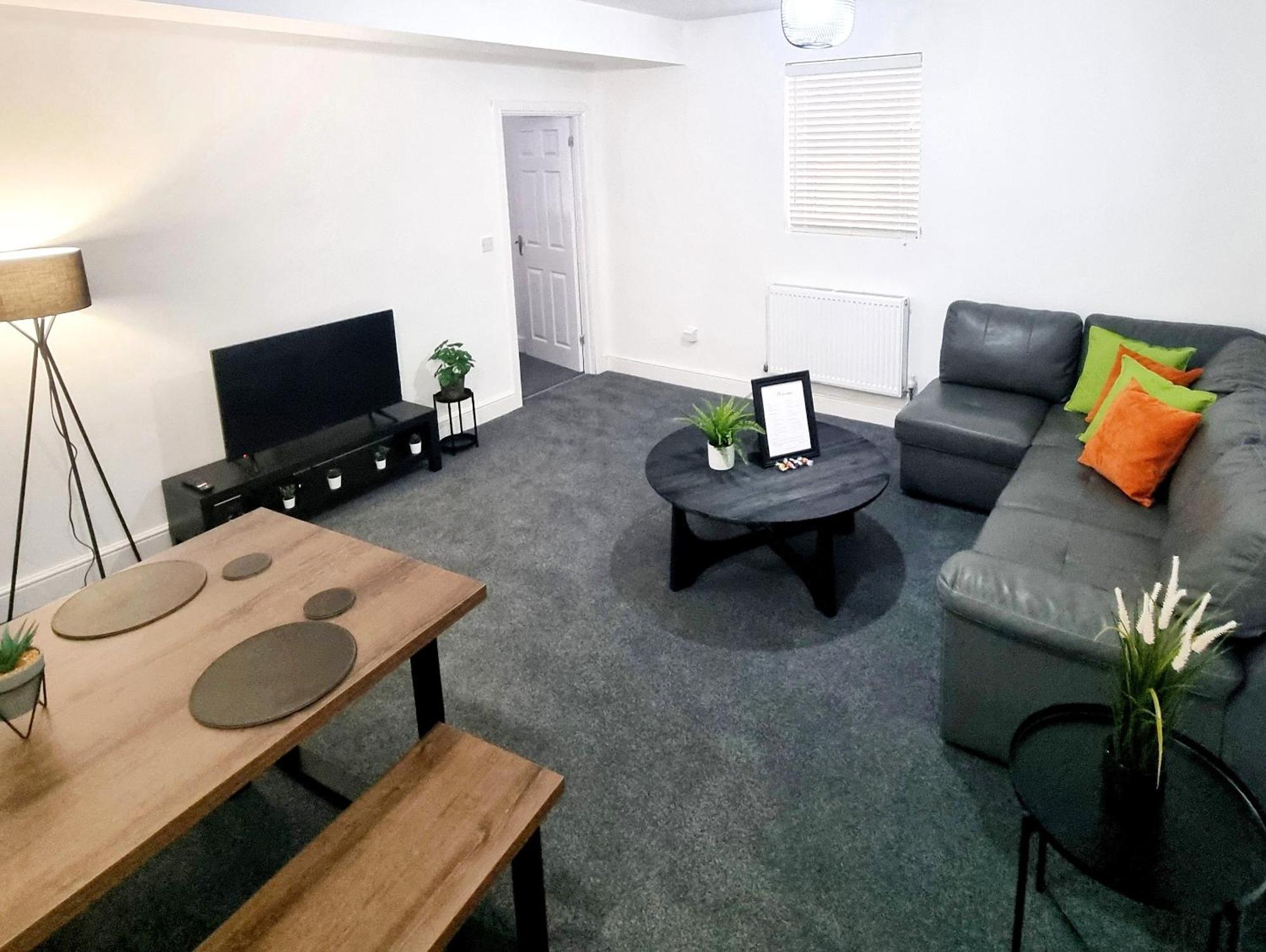 Stylish 2 Bed Apartment With Free Parking, Speed Wifi, Free Parking Colchester Extérieur photo